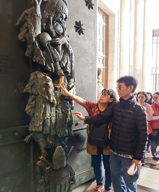 4 Porta Sancta Basilika St Petrus 1PAKAI_1